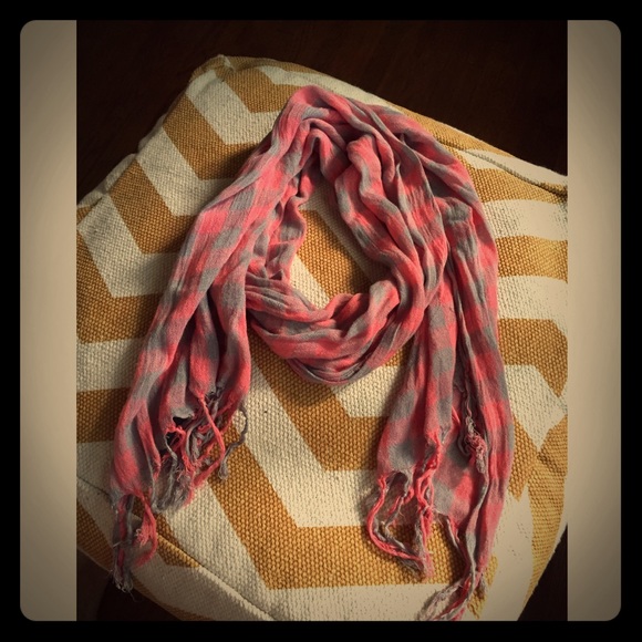 Lightweight scarf