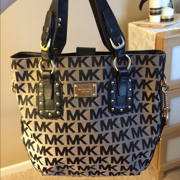Michael kors purse