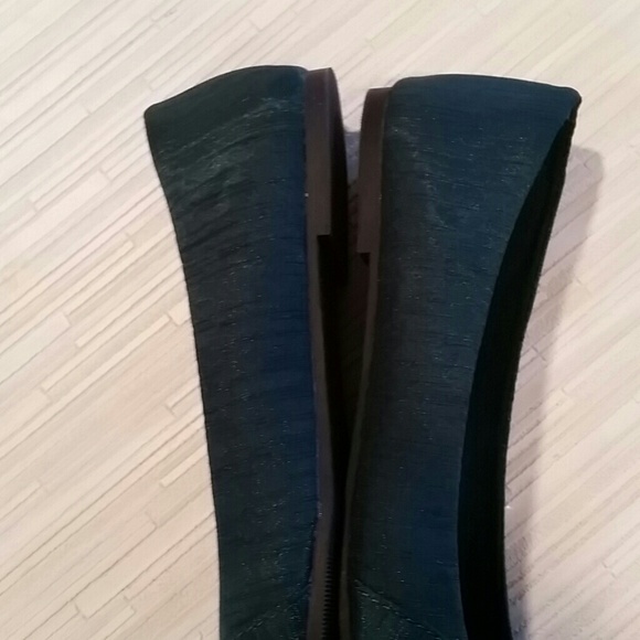 Flat Shoes - Picture 3 of 4