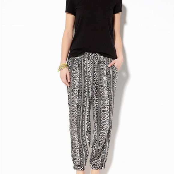 american eagle harem tribal soft pant NWT sz med - Picture 3 of 3