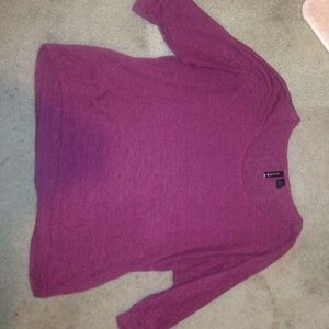 Mid sleeve maroon shirt