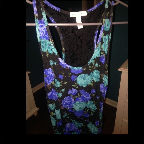 Flower lace tank top!!