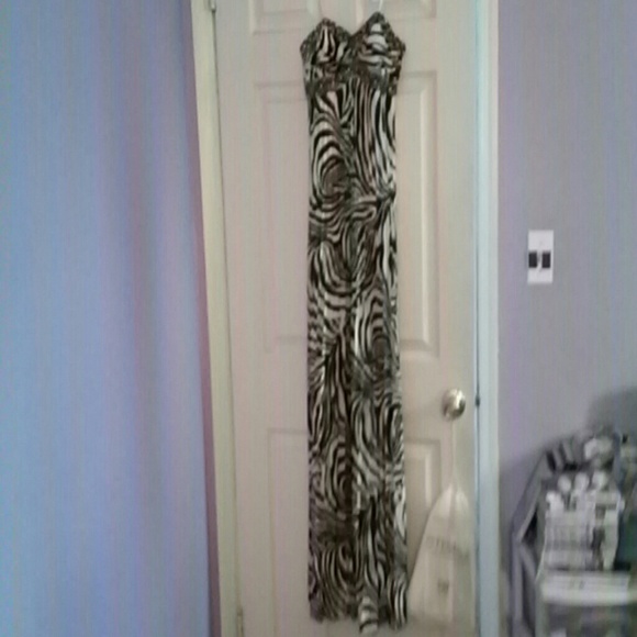 Gown/prom dress