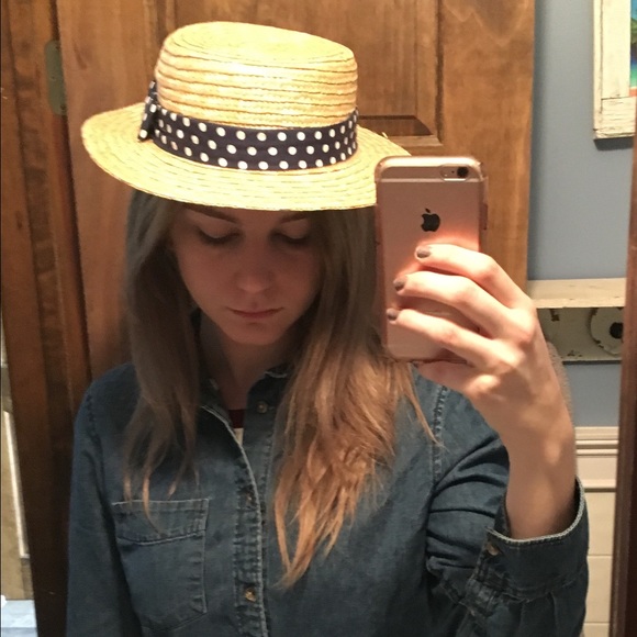 Straw Hat - Picture 3 of 4
