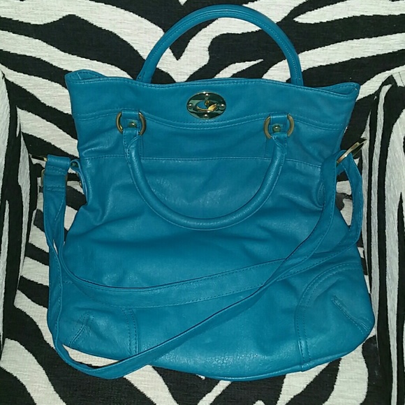 BUNDLE HEELS WITH purse to dress up any outfit