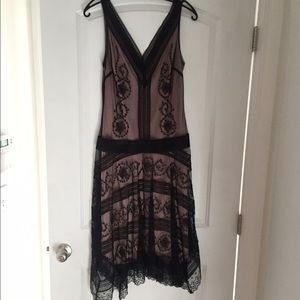 Absolutely beautiful lined BCBG MAXAZRIA dress.