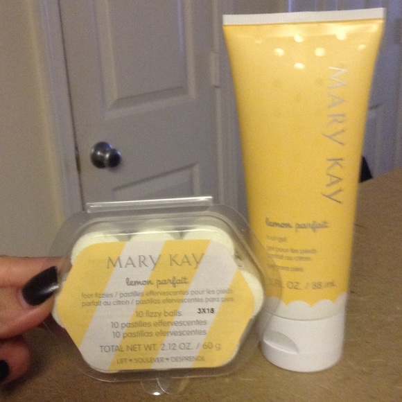 *PRICE CUT:*Mary Kay Lemon Parfait Pedicure Set! - Picture 2 of 3