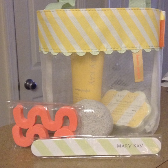 *PRICE CUT:*Mary Kay Lemon Parfait Pedicure Set! - Picture 3 of 3