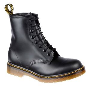 Doc Martens 1460 8 eye black boot