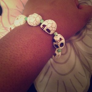 Skull bracelet with lime green beads