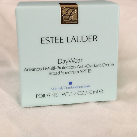 ✨❤️PRICE DROP✨Estée Lauder Day Wear
