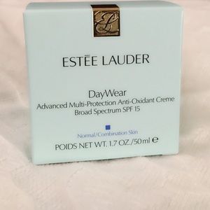 ✨❤️PRICE DROP✨Estée Lauder Day Wear