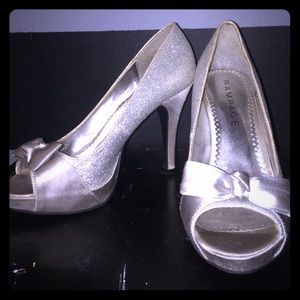 Sparkly high heels glitter bow