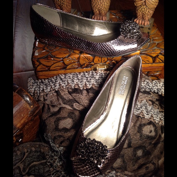 💐Kenneth Cole Reaction Metallic Flats Size 7.5💐