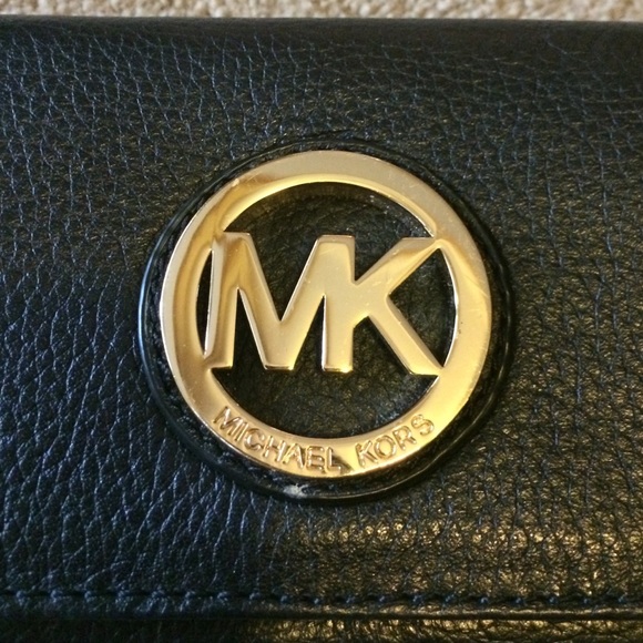 RESERVED!Black Michael Kors Fulton Carryall Wallet - Picture 3 of 4