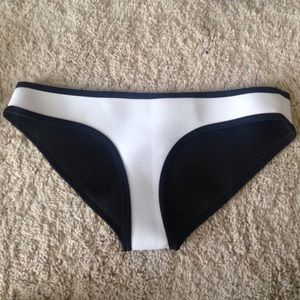 Triangl bottoms size small! Indiana ice