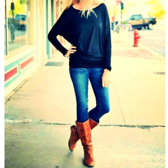 PLUS SIZE DOLMAN SLEEVE TOP IN BLACK!!!