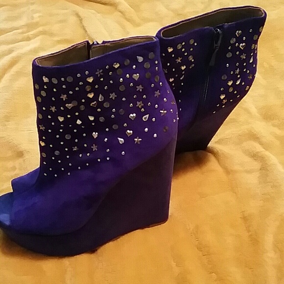 Cute blue open ankle bootie