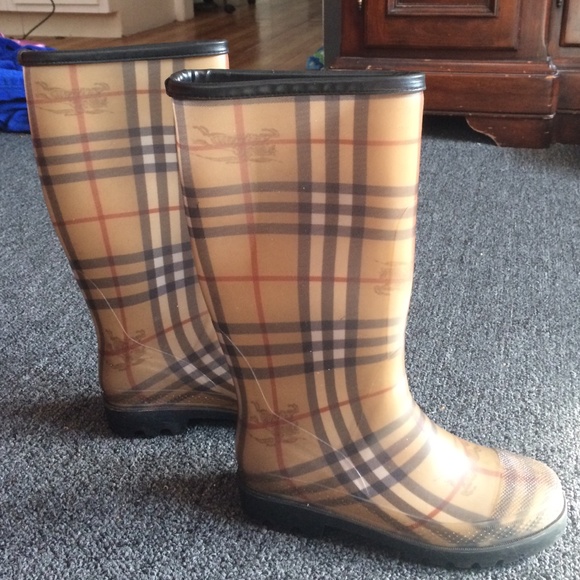 Burberry RainBoots - Picture 1 of 4