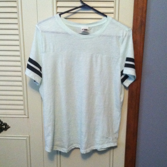 VS Pink tee shirt.