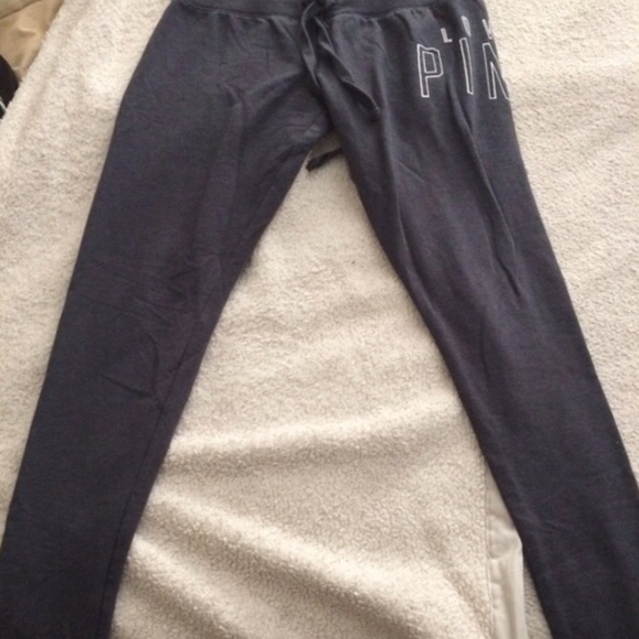 **SOLD IN BUNDLE** vs pink leggings/sweats - Picture 1 of 2