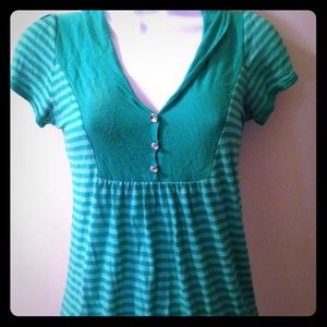 Lipstick " cute green diamond button tee