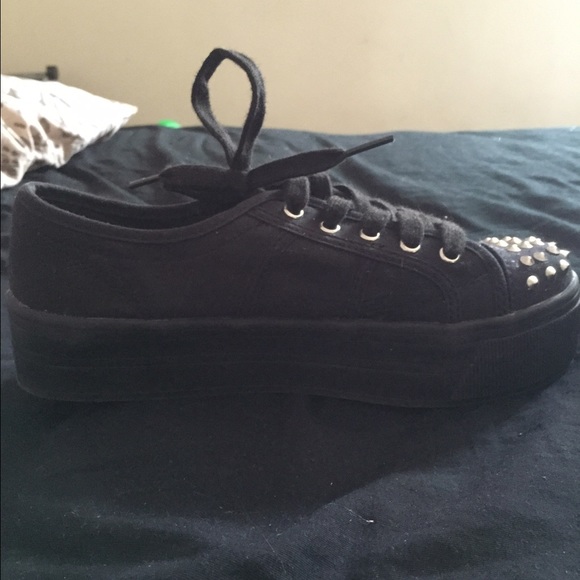 Black platforms