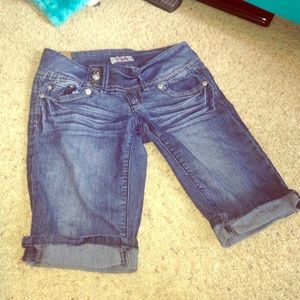 Dark wash Bermuda size 1 but fit more like a 4.