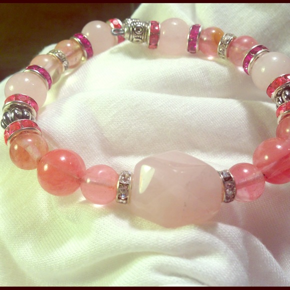 Beautiful cuff Rose Quartz Love Bracelet 💗💕 - Picture 1 of 3