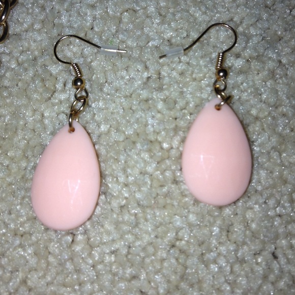 Necklace - Picture 2 of 3