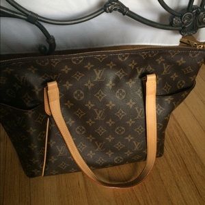 Louis Vuitton totally mm