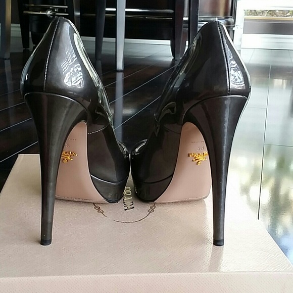 👠HOST PICK👠 Like new! Prada peep toes! - Picture 3 of 4