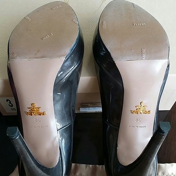 👠HOST PICK👠 Like new! Prada peep toes! - Picture 4 of 4