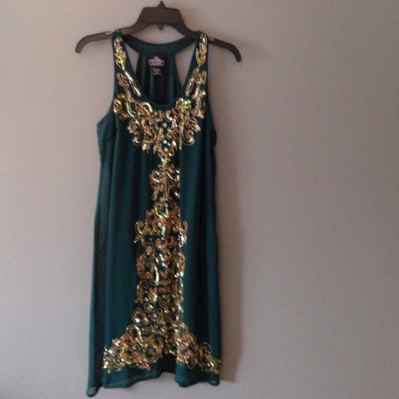 Formal Dress - Picture 1 of 4