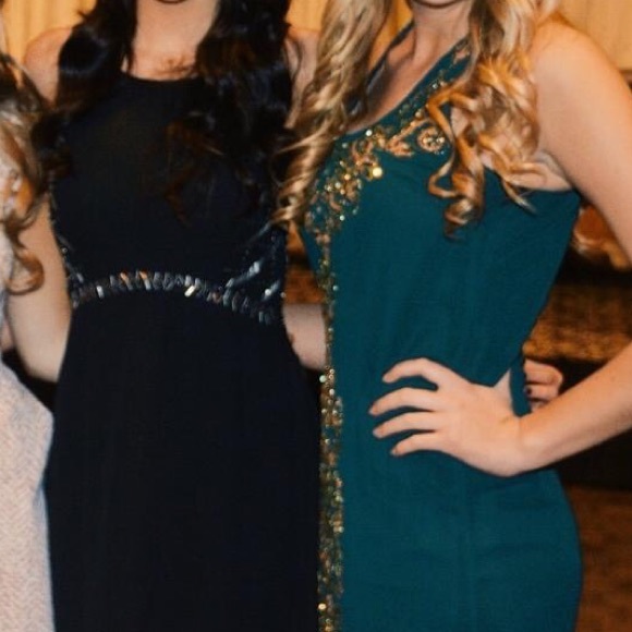 Formal Dress - Picture 3 of 4