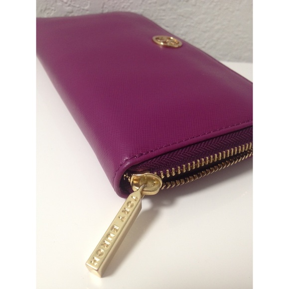 ❌SOLD❌HP🎉 Tory Burch Wallet - Picture 2 of 3