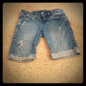 Aeropostale medium wash Bermuda shorts.