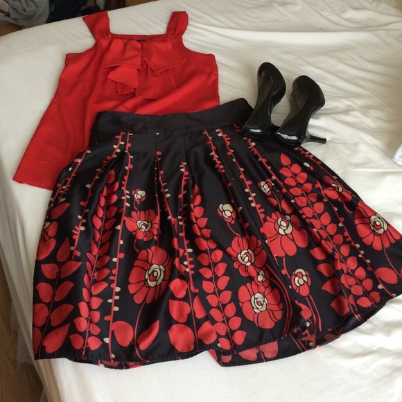Black and red full skirt