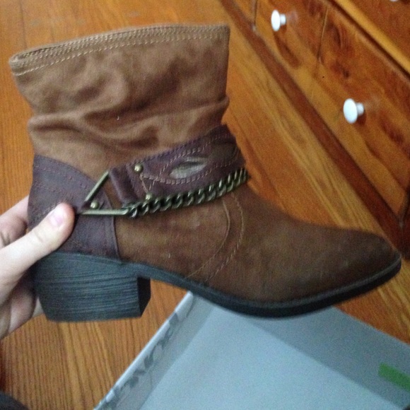 Ankle boots
