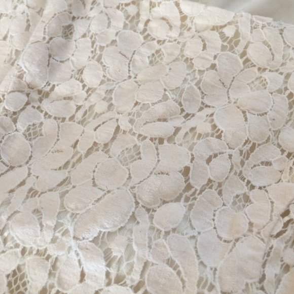 Lace peplum tank - Picture 2 of 2