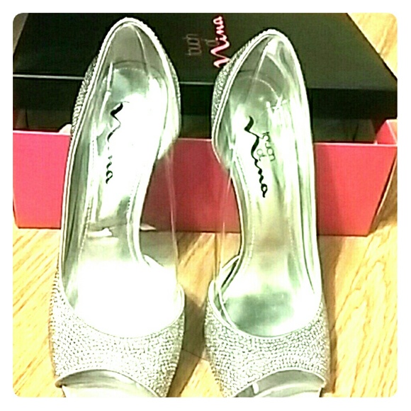 ??Sexy heal?? - Picture 1 of 3