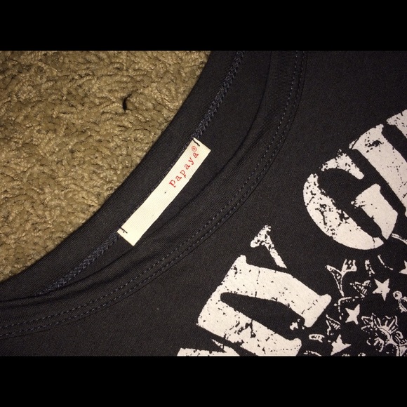 Cute tee - Picture 2 of 3