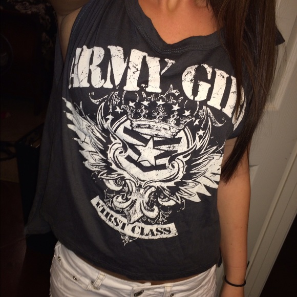 Cute tee - Picture 1 of 3