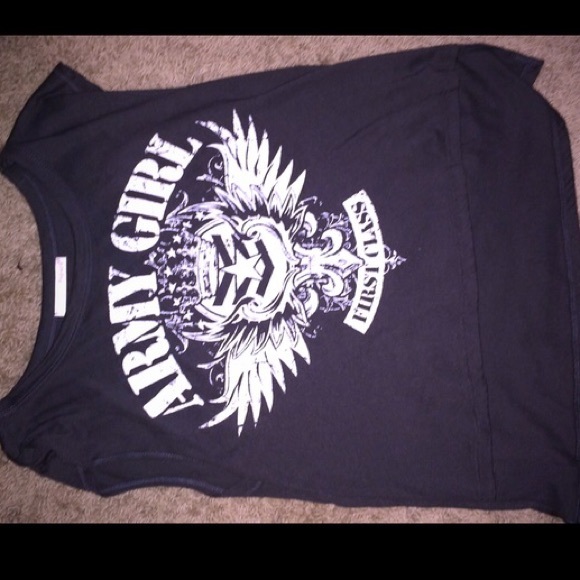 Cute tee - Picture 3 of 3