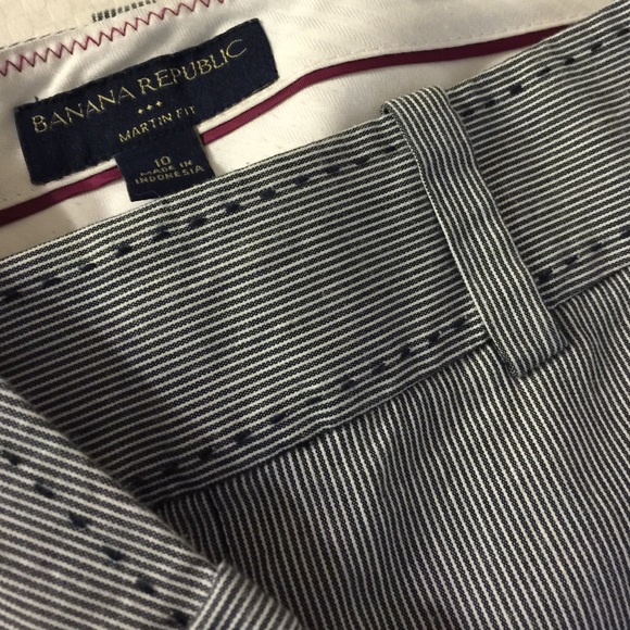 Pinstripe shorts in white and navy