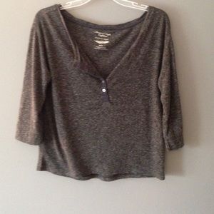Gray t shirt