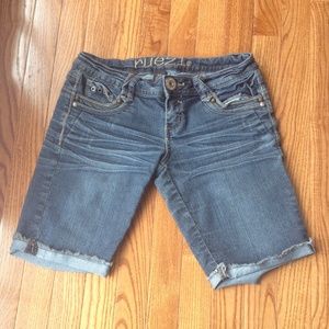Mid-length shorts