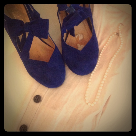 2.21.15 Host Pic!! Navy Suede Vintage Style Heels