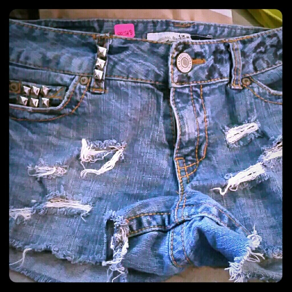 Shorts - Picture 1 of 3