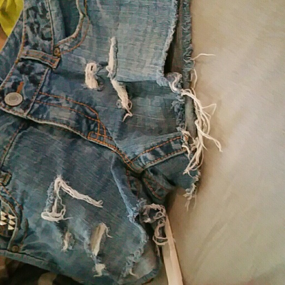 Shorts - Picture 3 of 3